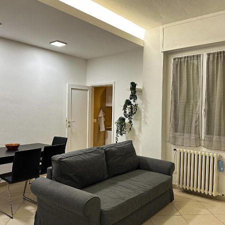 Modern Cenisio Apartment - Self Check-In & Parking มิลาน ภายนอก รูปภาพ