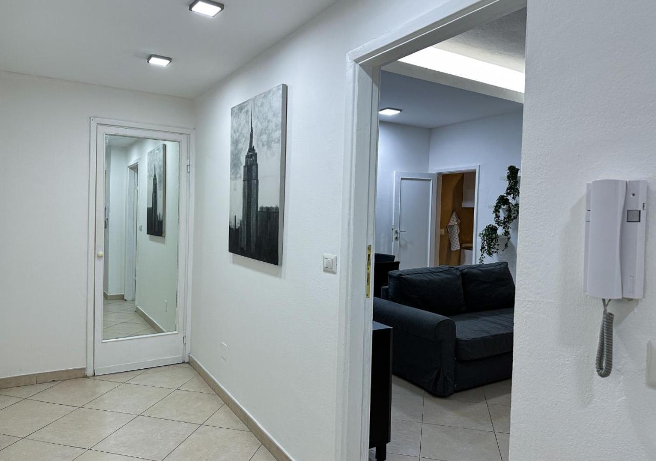 Modern Cenisio Apartment - Self Check-In & Parking มิลาน ภายนอก รูปภาพ